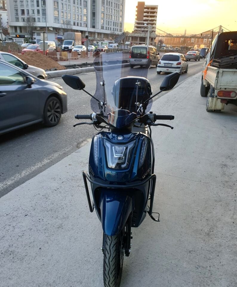 MOTOCAM Yuki Gentle 50 110 Ön Cam 2025-2026 Model 44cm Füme Renkli 4mm APARATSIZ