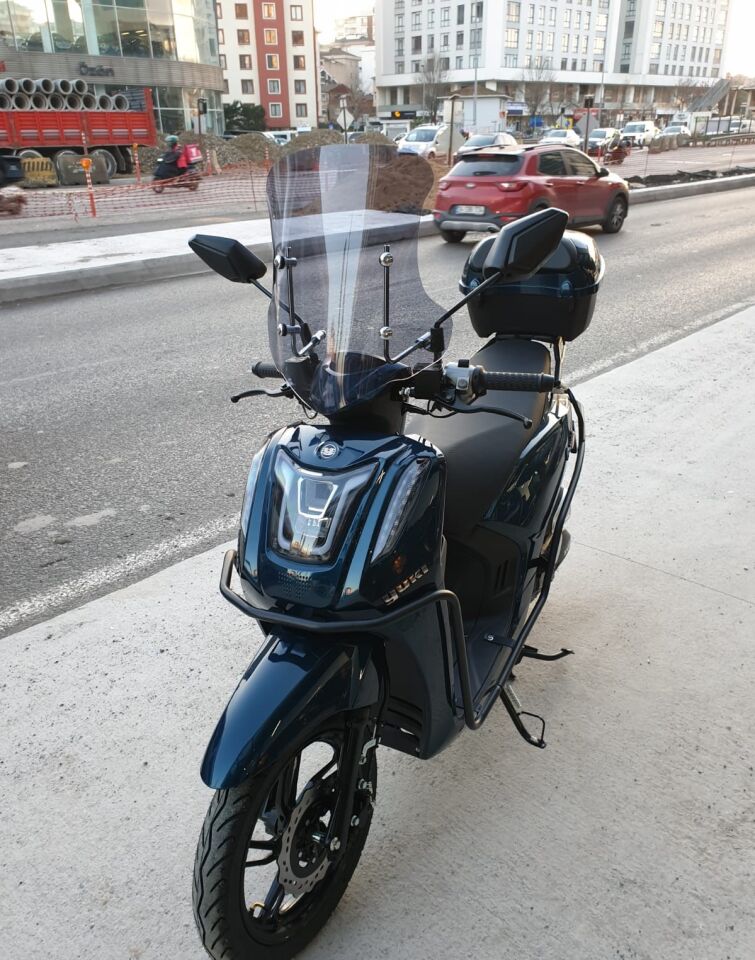 MOTOCAM Yuki Gentle 50 110 Ön Cam 2025-2026 Model 44cm Füme Renkli 4mm APARATSIZ