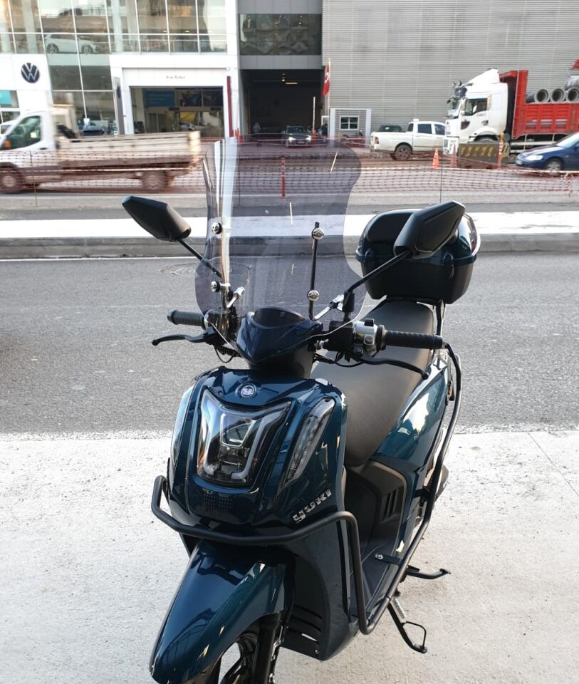 MOTOCAM Yuki Gentle 50 110 Ön Cam 2025-2026 Model 44cm Füme Renkli 4mm APARATSIZ