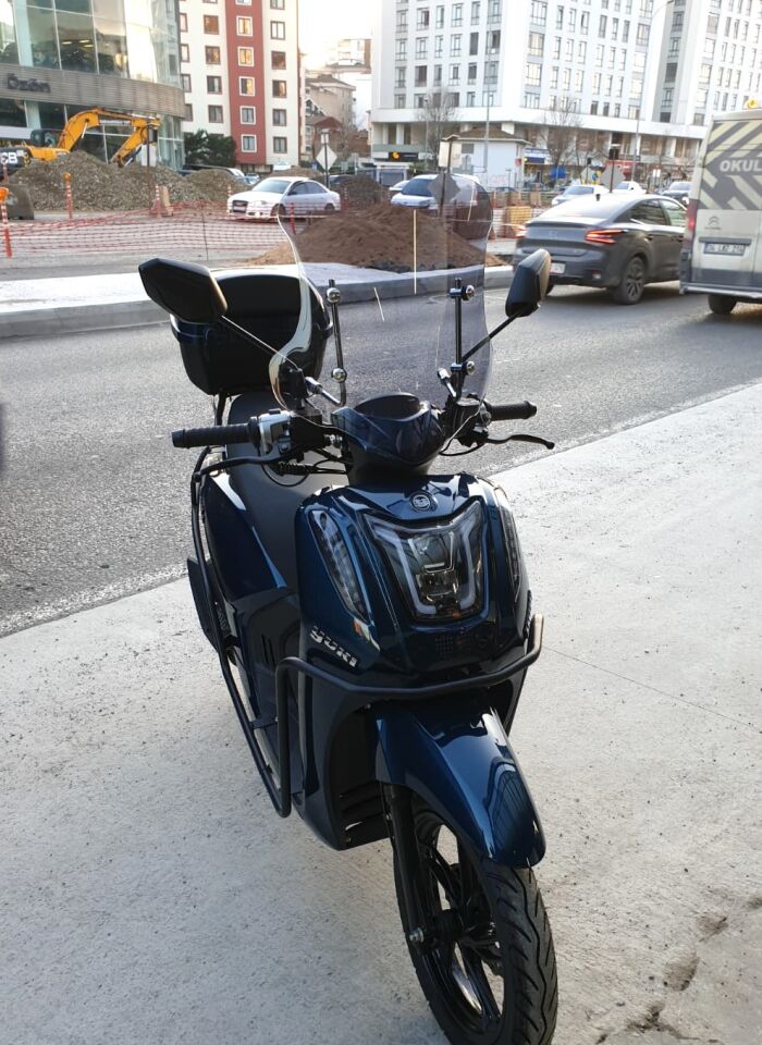 MOTOCAM Yuki Gentle 50 110 Ön Cam 2025-2026 Model 44cm Füme Renkli 4mm APARATSIZ