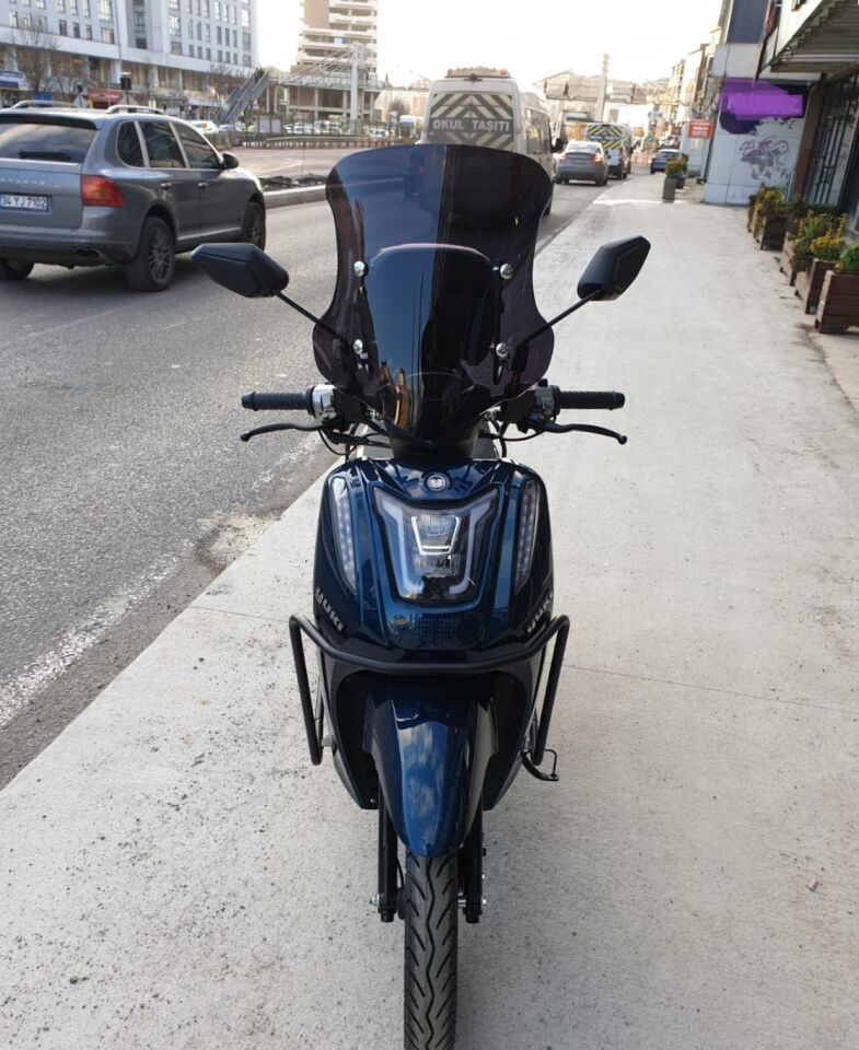MOTOCAM Yuki Gentle 50 110 Ön Cam 2025-2026 Model 44cm Siyah Renkli 4mm APARATSIZ