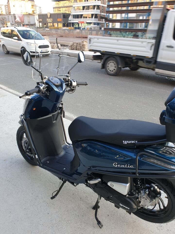 MOTOCAM Yuki Gentle 50 110 Ön Cam 2025-2026 Model 44cm Şeffaf Renkli 4mm APARATSIZ