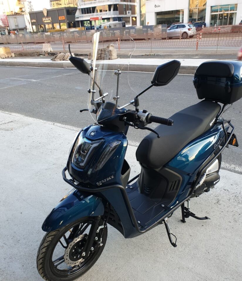 MOTOCAM Yuki Gentle 50 110 Ön Cam 2025-2026 Model 44cm Şeffaf Renkli 4mm APARATSIZ