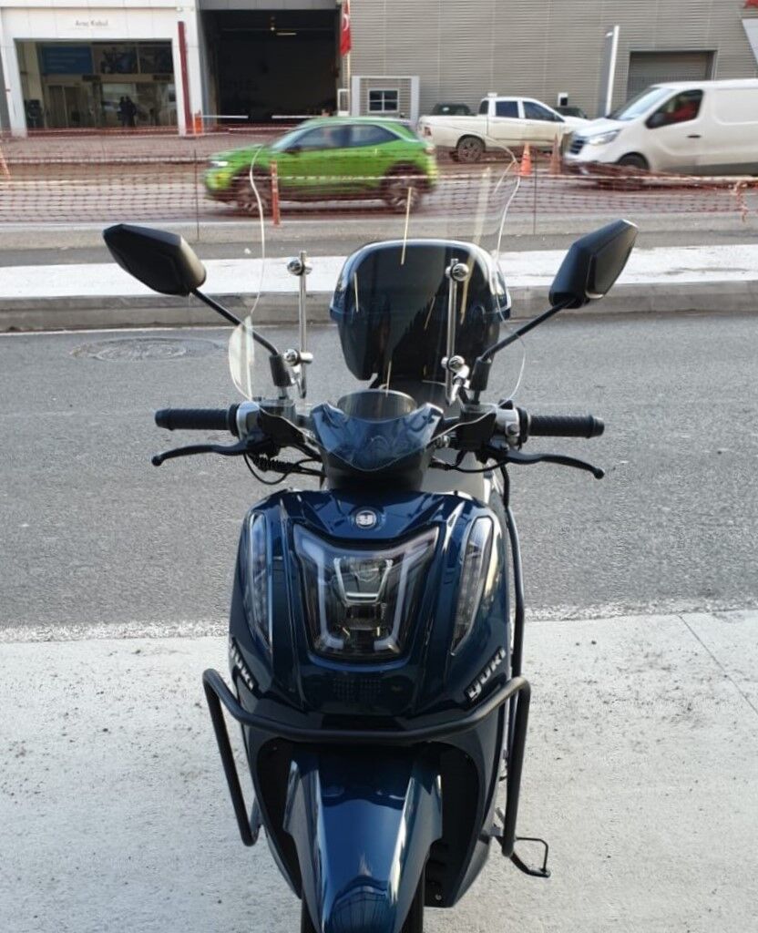 MOTOCAM Yuki Gentle 50 110 Ön Cam 2025-2026 Model 44cm Şeffaf Renkli 4mm APARATSIZ