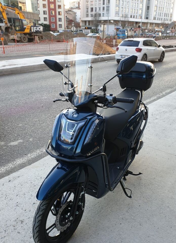 MOTOCAM Yuki Gentle 50 110 Ön Cam 2025-2026 Model 44cm Şeffaf Renkli 4mm APARATSIZ