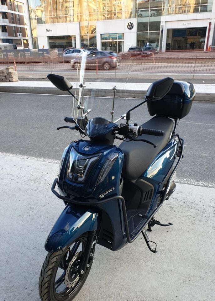 MOTOCAM Yuki Gentle 50 110 Ön Cam 2025-2026 Model 44cm Şeffaf Renkli 4mm APARATSIZ