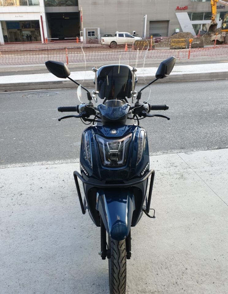 MOTOCAM Yuki Gentle 50 110 Ön Cam 2025-2026 Model 44cm Şeffaf Renkli 4mm APARATSIZ