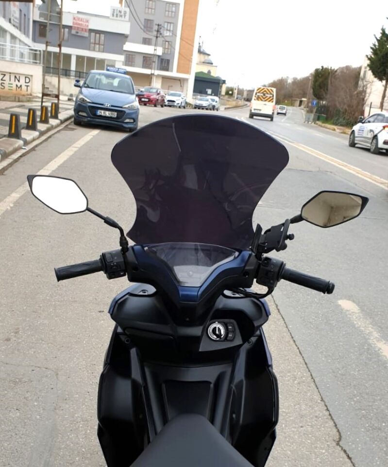 MOTOCAM Motolüx IST 34  Ön Cam 2025-2026 Model 54cm Siyah Renkli 4mm