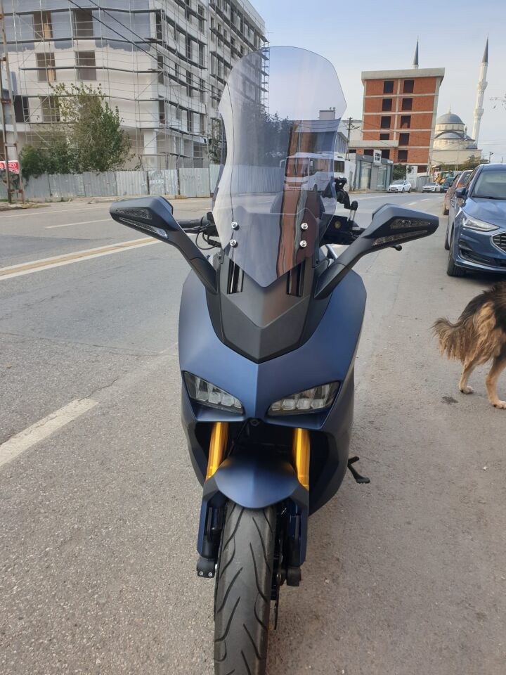 MOTOCAM Yuki Huracan 250 Ön Cam 2022-2026 Model 62cm Füme Renkli 4mm