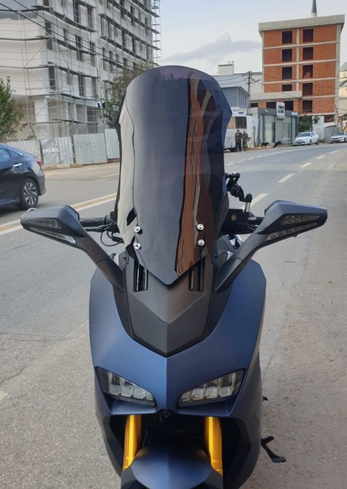 MOTOCAM Yuki Huracan 250 Ön Cam 2022-2026 Model 62cm Siyah Renkli 4mm