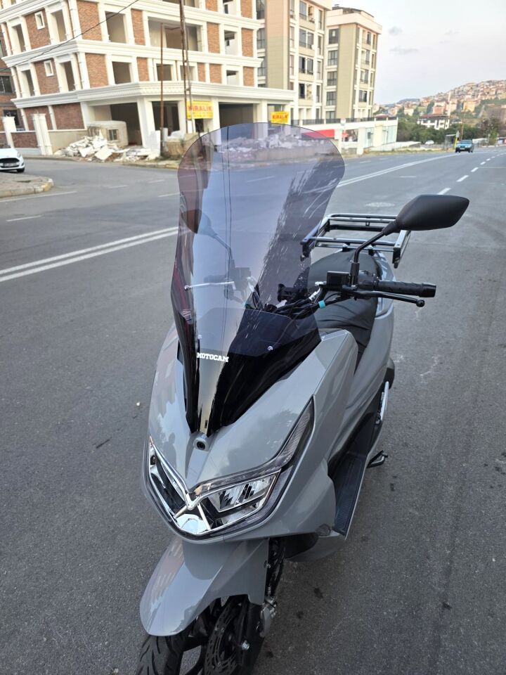 MOTOCAM Motolüx MCX 125 Ön Cam 2024-2026 Model 68cm Füme Renkli 4mm