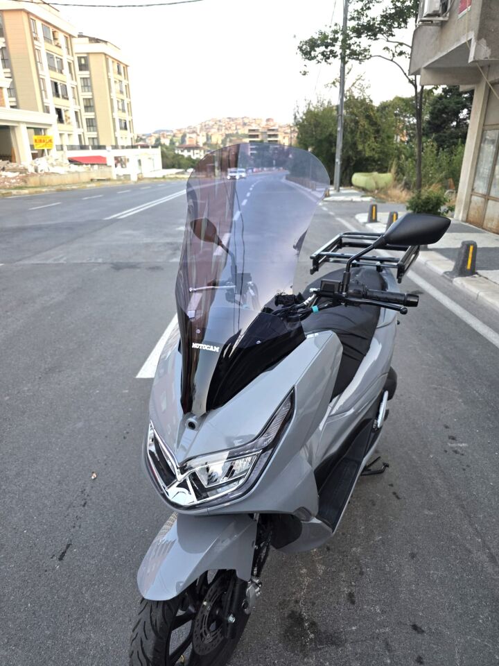 MOTOCAM Motolüx MCX 125 Ön Cam 2024-2026 Model 68cm Füme Renkli 4mm