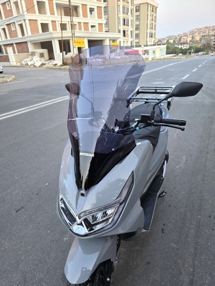 MOTOCAM Motolüx MCX 125 Ön Cam 2024-2026 Model 68cm Füme Renkli 4mm