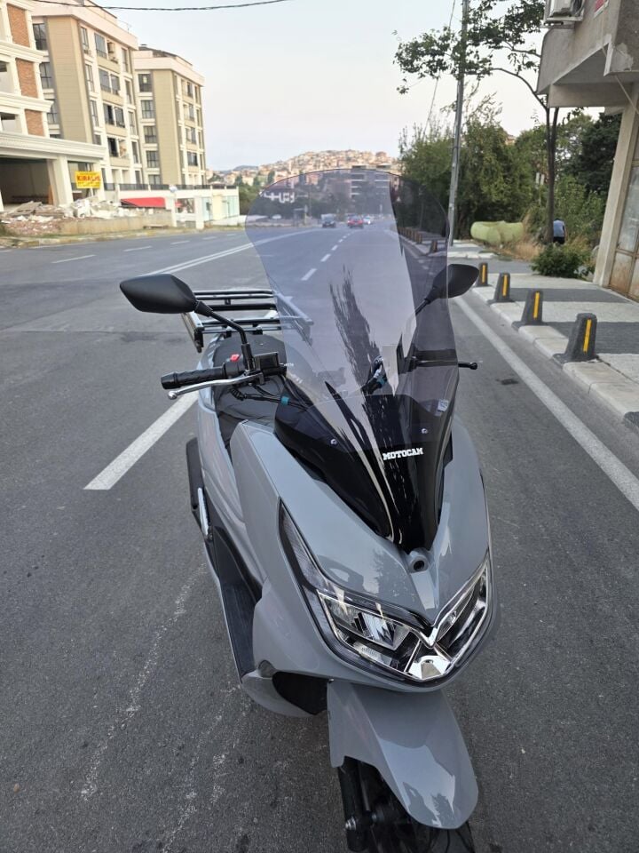 MOTOCAM Motolüx MCX 125 Ön Cam 2024-2026 Model 68cm Füme Renkli 4mm