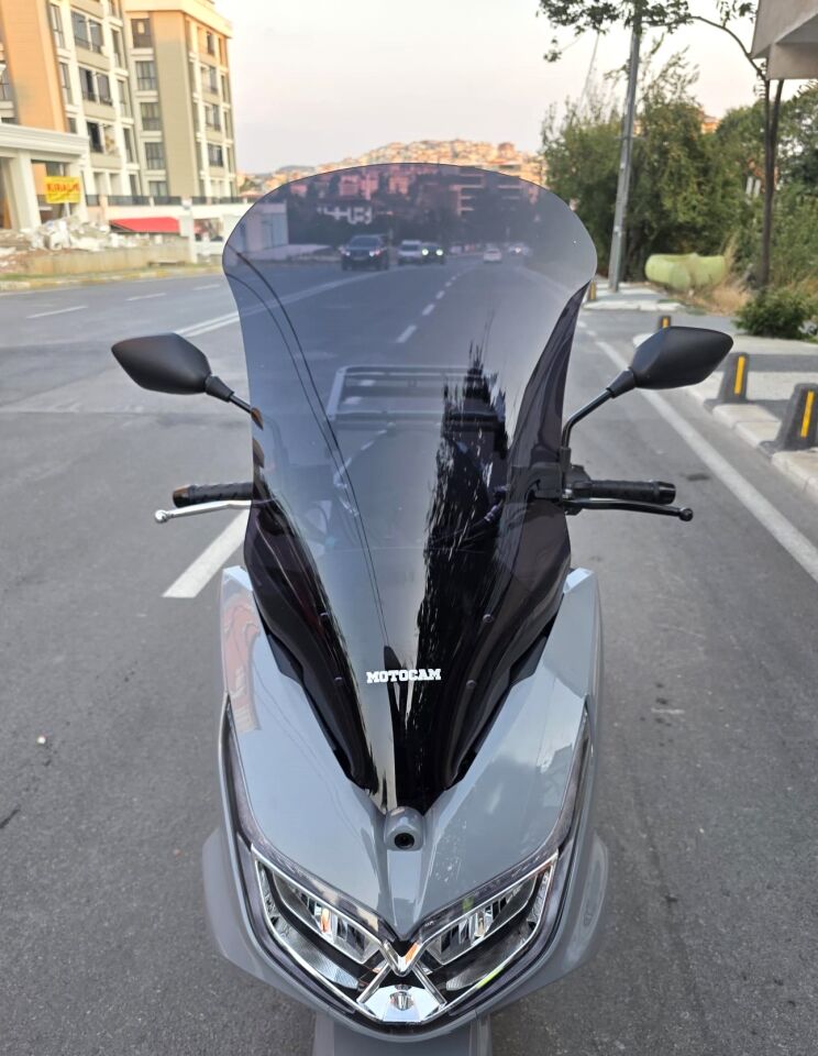 MOTOCAM Motolüx MCX 125 Ön Cam 2024-2026 Model 68cm Siyah Renkli 4mm