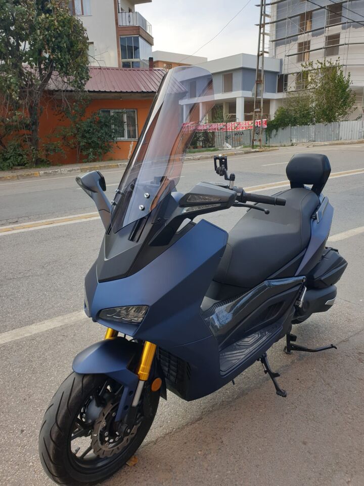 MOTOCAM Yuki Huracan 250 Ön Cam 2022-2026 Model 70cm Füme Renkli 4mm