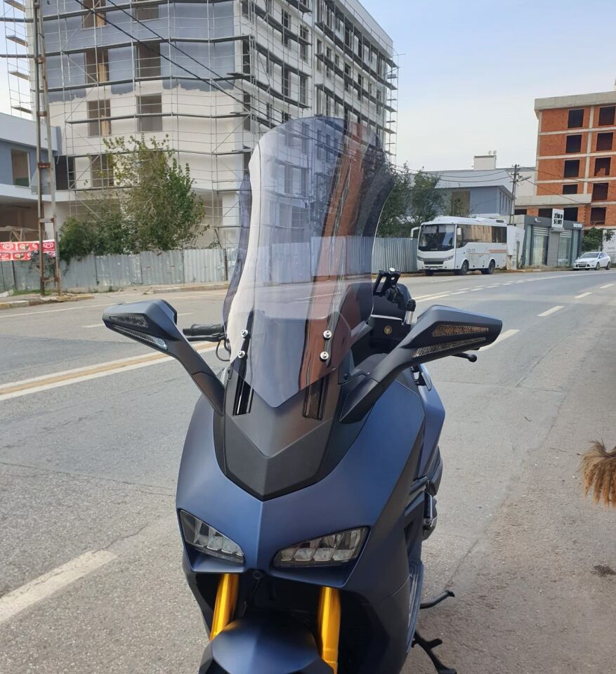 MOTOCAM Yuki Huracan 250 Ön Cam 2022-2026 Model 70cm Füme Renkli 4mm