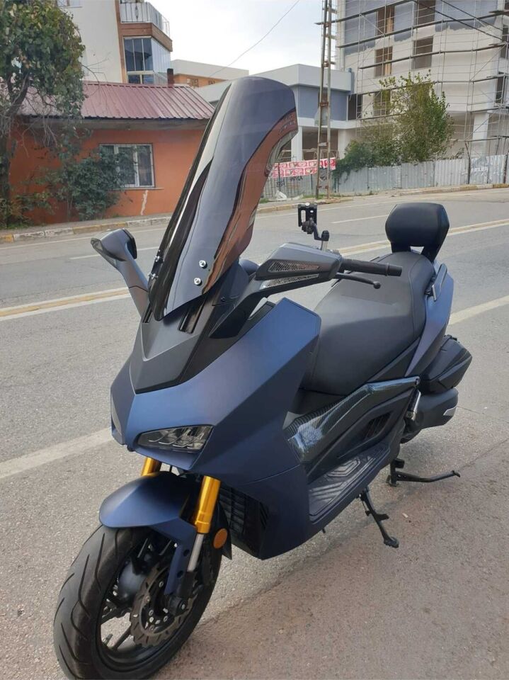 MOTOCAM Yuki Huracan 250 Ön Cam 2022-2026 Model 70cm Siyah Renkli 4mm