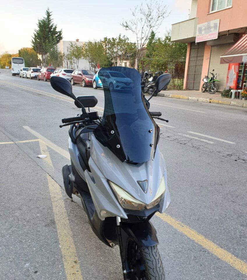 MOTOCAM Motolüx Mtx 125 Ön Cam 2022-2026 Model 65cm Siyah Renkli 4mm ORTA BOYLU