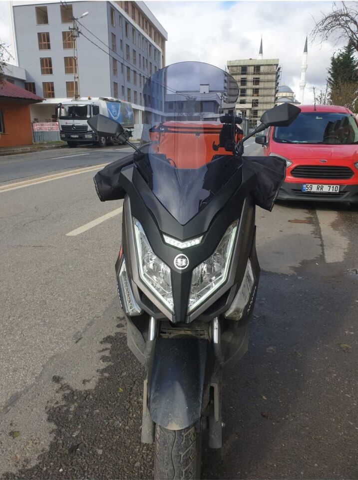 MOTOCAM Yuki T9 strom 125 Ön Cam 2021-2026 Model 62cm Füme Renkli 4mm