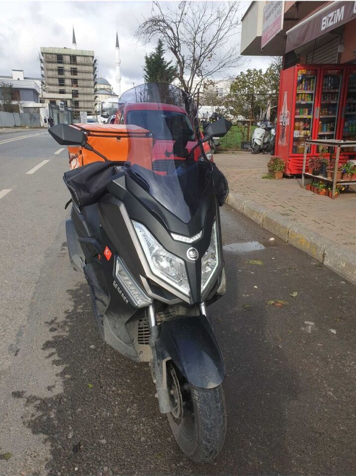 MOTOCAM Yuki T9 strom 125 Ön Cam 2021-2026 Model 62cm Füme Renkli 4mm