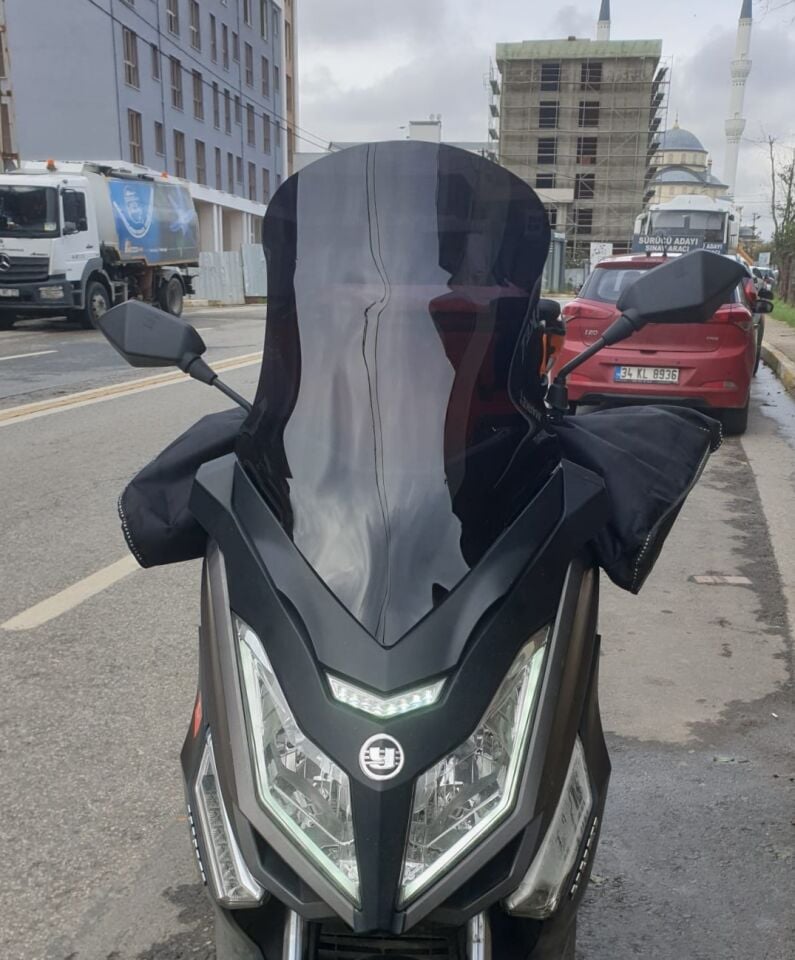 MOTOCAM Yuki T9 strom 125 Ön Cam 2021-2026 Model 62cm Siyah Renkli 4mm