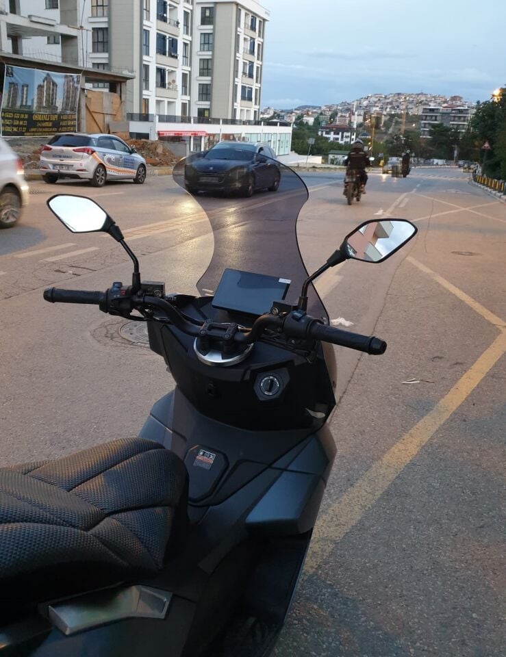 MOTOCAM Yuki Vampire 125 Ön Cam 2023-2026 Model 72cm Füme Renkli 4mm