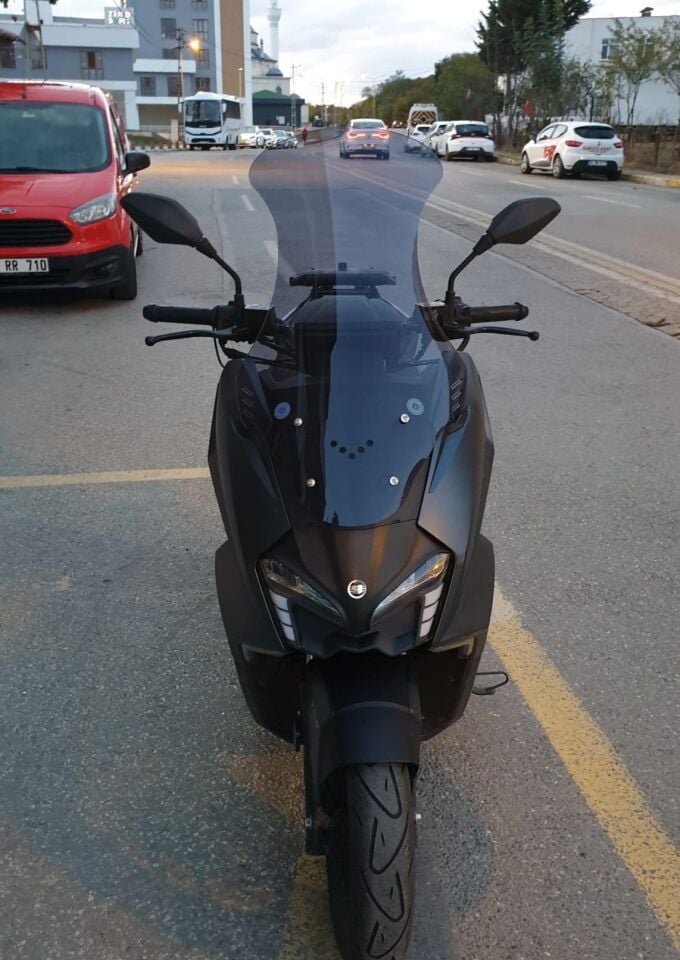 MOTOCAM Yuki Vampire 125 Ön Cam 2023-2026 Model 72cm Füme Renkli 4mm