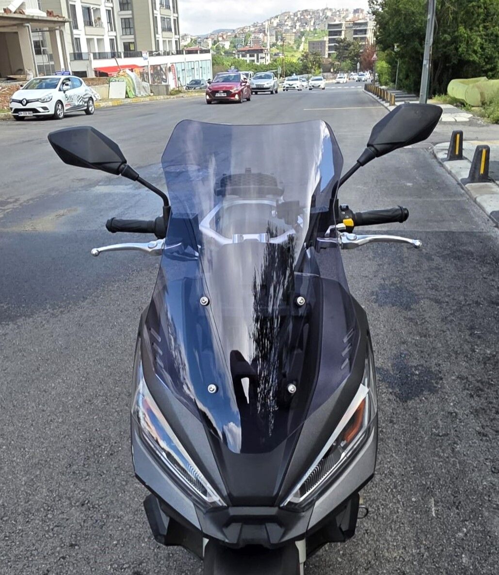 MOTOCAM Motolüx Wow 150  Ön Cam 2023-2026 Model 55cm Füme Renkli 4mm KISA