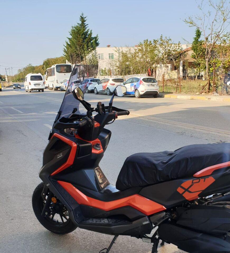 MOTOCAM Kymco DTX 250 Ön Cam 2021-2023 Model 67cm Füme Renkli 4mm UZUN