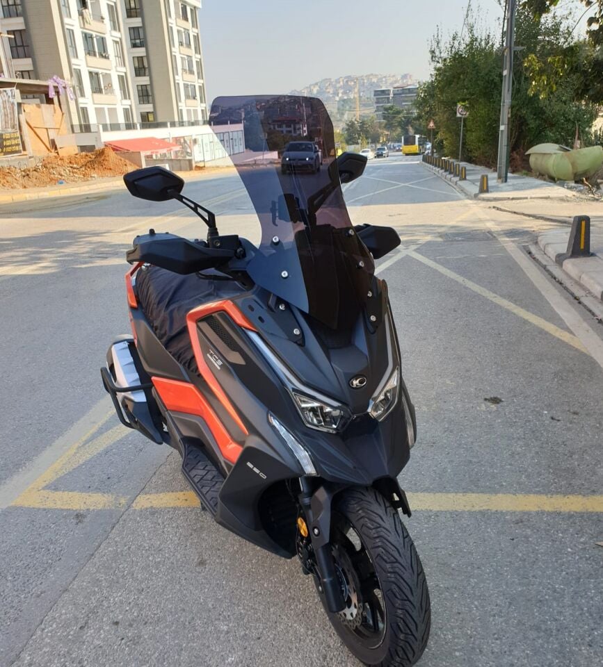 MOTOCAM Kymco DTX 250 Ön Cam 2021-2026 Model 67cm Siyah Renkli 4mm ORTA BOYLU