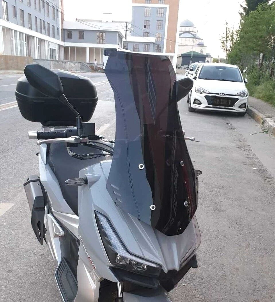 MOTOCAM Motolüx Wow 150  Ön Cam 2023-2026 Model 65cm Siyah Renkli 4mm ORTA BOYLU