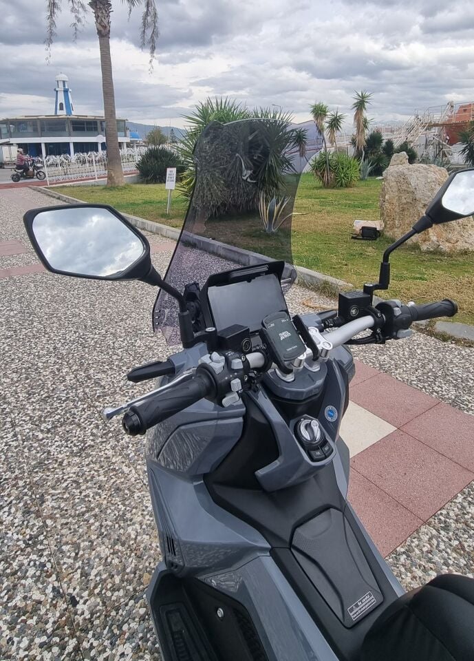 MOTOCAM Yuki Xway 125 Ön Cam 2023-2026 Model 65cm Füme Renkli 4mm ORTA BOYLU