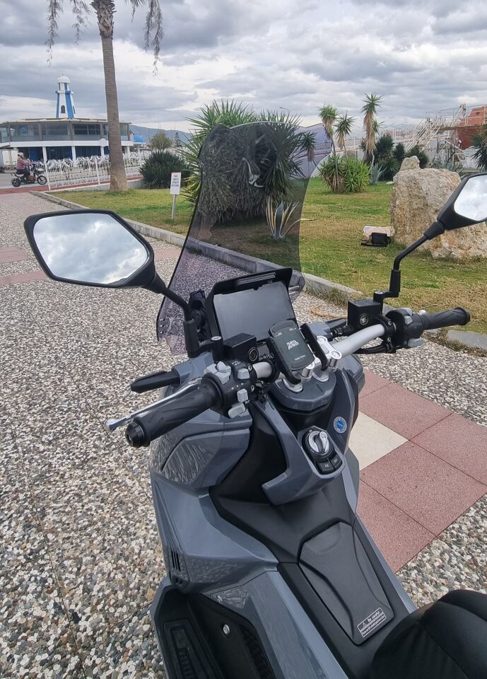 MOTOCAM Yuki Xway 125 Ön Cam 2023-2026 Model 65cm Füme Renkli 4mm ORTA BOYLU