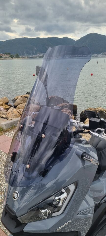 MOTOCAM Yuki Xway 125 Ön Cam 2023-2026 Model 65cm Füme Renkli 4mm ORTA BOYLU