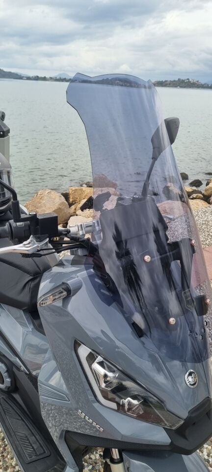 MOTOCAM Yuki Xway 125 Ön Cam 2023-2026 Model 65cm Füme Renkli 4mm ORTA BOYLU