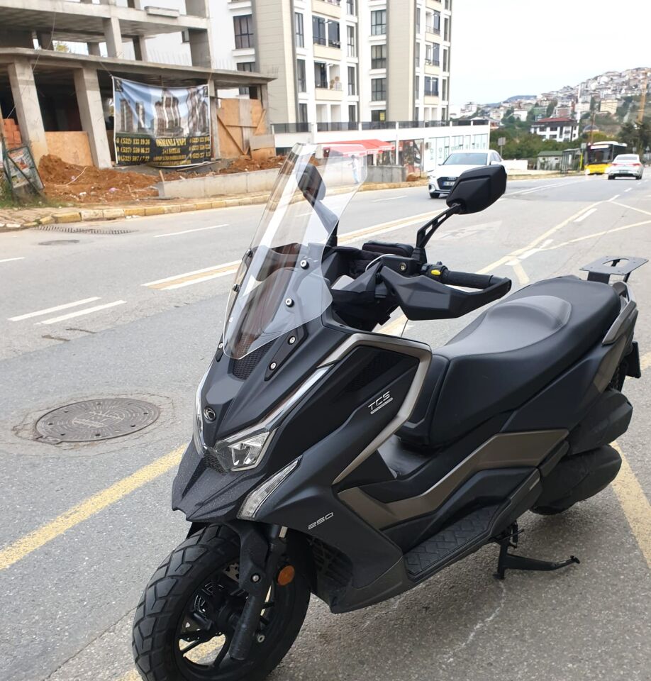 MOTOCAM Kymco DTX 360 Ön Cam 2021-2026 Model 55cm Şeffaf Renkli 4mm