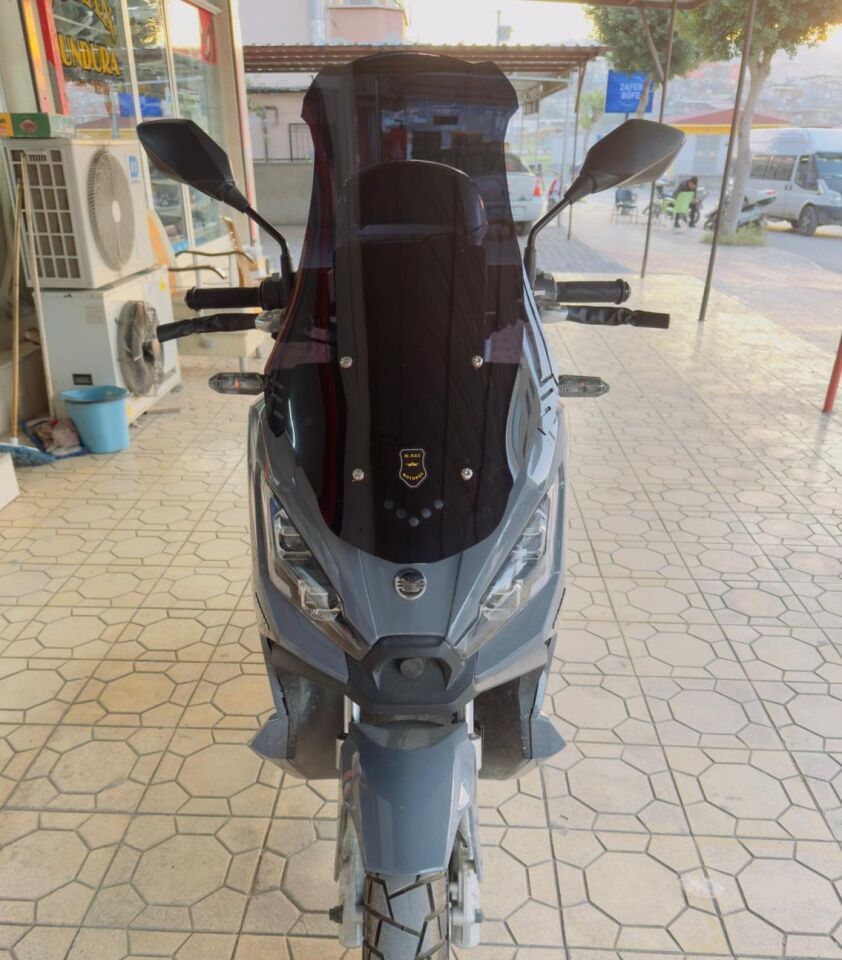 MOTOCAM Yuki Xway 125 Ön Cam 2023-2026 Model 75cm Siyah Renkli 4mm UZUN