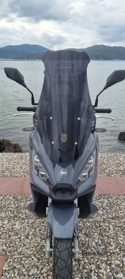 MOTOCAM Yuki Xway 125 Ön Cam 2023-2026 Model 75cm Siyah Renkli 4mm UZUN