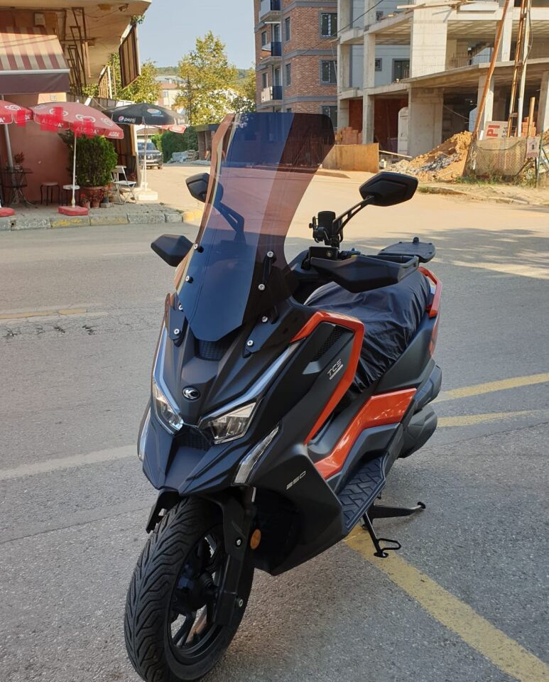 MOTOCAM Kymco DTX 360 Ön Cam 2021-2026 Model 67cm Siyah Renkli 4mm UZUN