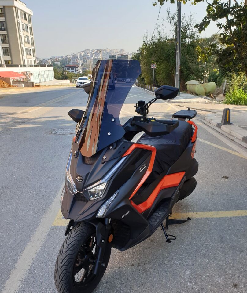 MOTOCAM Kymco DTX 360 Ön Cam 2021-2026 Model 67cm Siyah Renkli 4mm UZUN