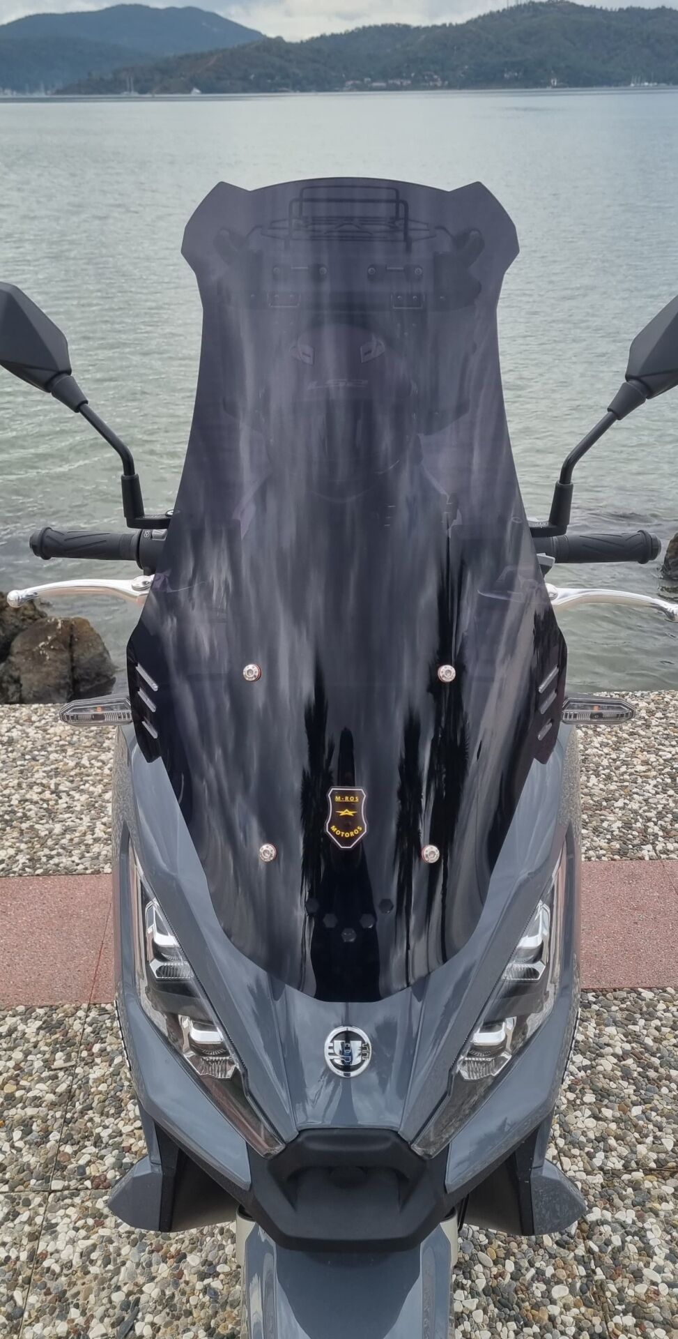 MOTOCAM Yuki Xway 125 Ön Cam 2023-2026 Model 75cm Siyah Renkli 4mm UZUN