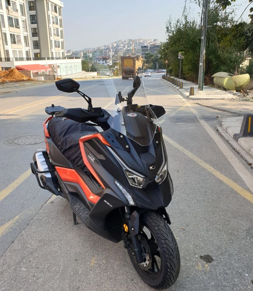 MOTOCAM Kymco DTX 360 Ön Cam 2021-2026 Model 67cm Şeffaf Renkli 4mm UZUN