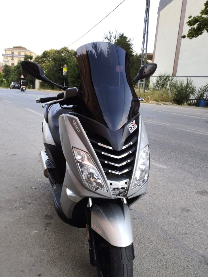 MOTOCAM Peugeot Citystar 200 Ön Cam 2017-2018 Model 56cm Siyah Renkli 4mm UZUN