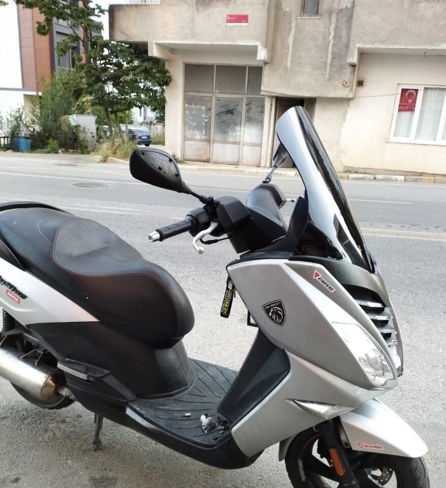 MOTOCAM Peugeot Citystar 200 Ön Cam 2017-2018 Model 56cm Siyah Renkli 4mm UZUN
