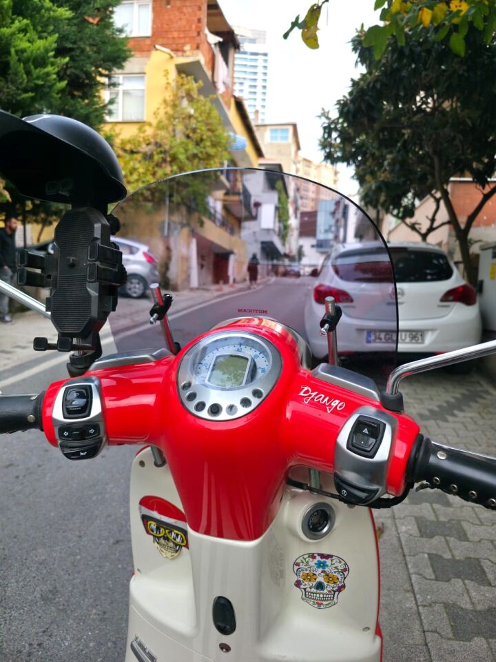 MOTOCAM Peugeot Django Ön Cam 2017-2026-2026 Model 37cm Füme Renkli 4mm APARATSIZ