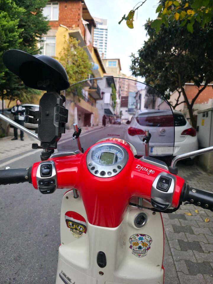 MOTOCAM Peugeot Django Ön Cam 2017-2026-2026 Model 37cm Füme Renkli 4mm APARATSIZ