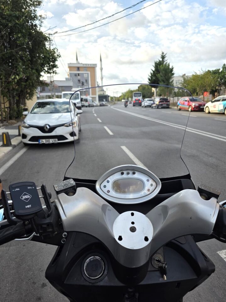 MOTOCAM Kymco Grand Dink Ön Cam 2002-2013 Model 47cm Şeffaf Renkli 4mm