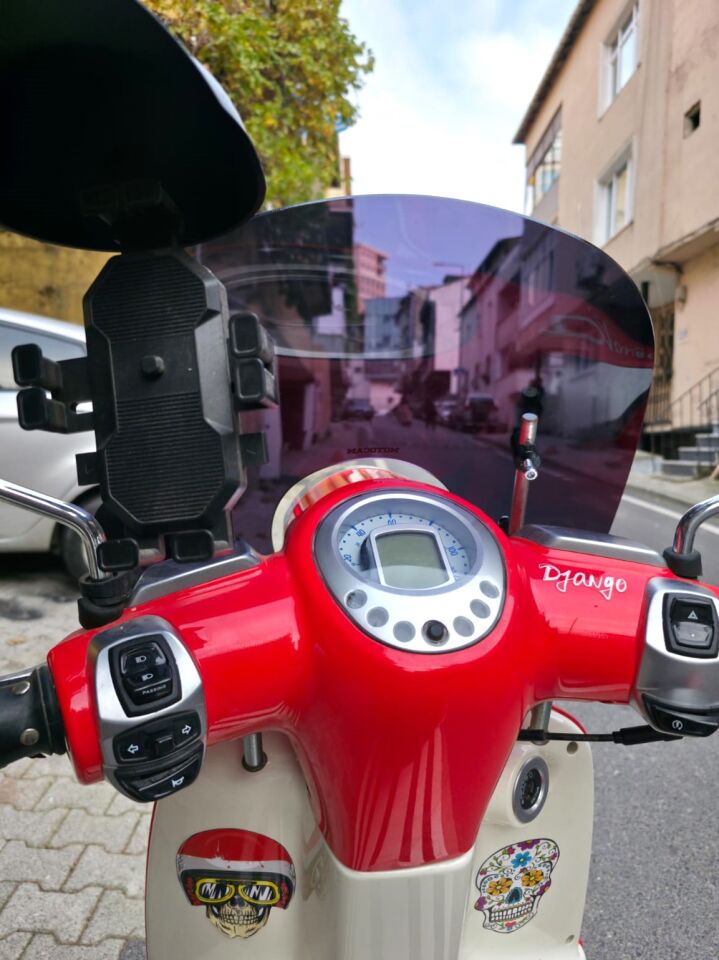 MOTOCAM Peugeot Django Ön Cam 2017-2026-2026 Model 37cm Siyah Renkli 4mm APARATSIZ