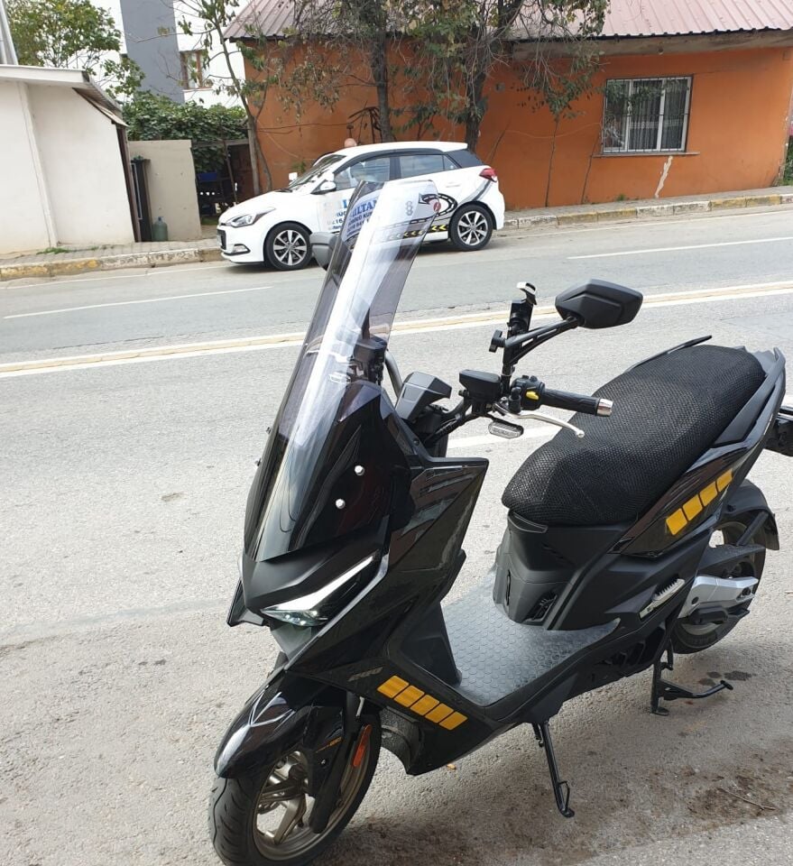 MOTOCAM Kymco Krv 200 Ön Cam 2022-2026 Model 75cm Füme Renkli 4mm UZUN